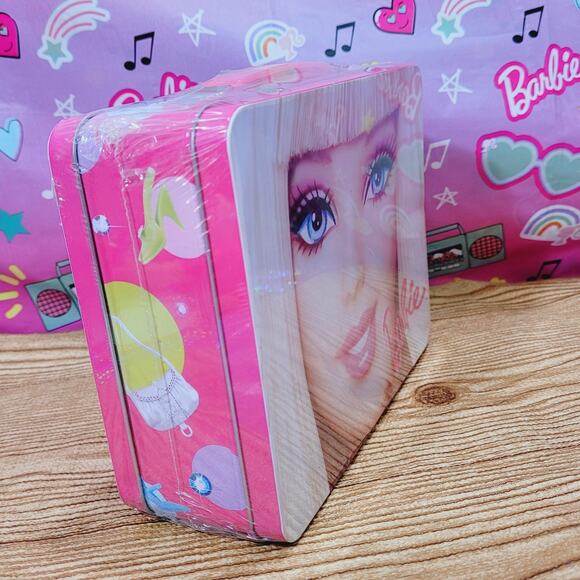 Barbie Metal Lunch Box 2009 Mattel Amscan Pink Tin Case with Handle New w/ Dent - Picture 5 of 8